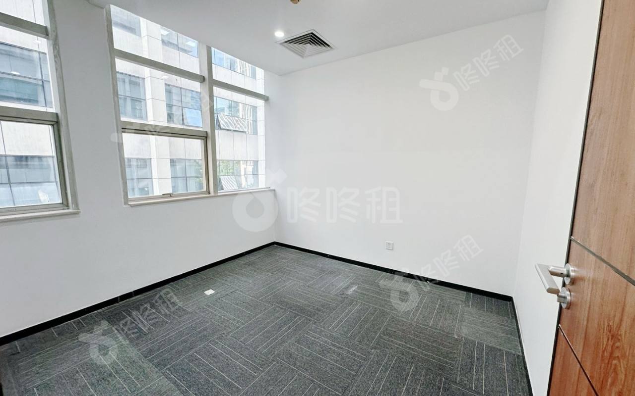 惠恒大厦_160平_精装_办公室隔间