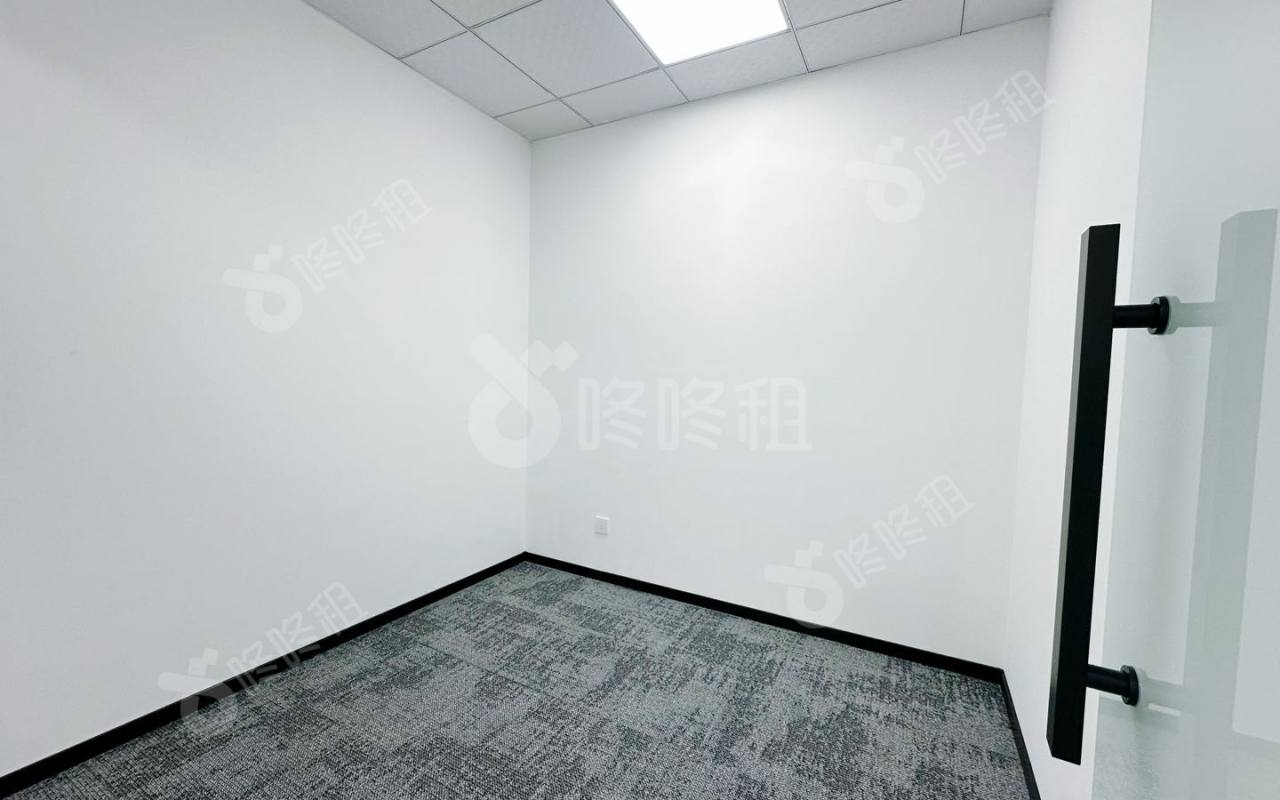 惠恒大厦_148平_豪装_办公室隔间