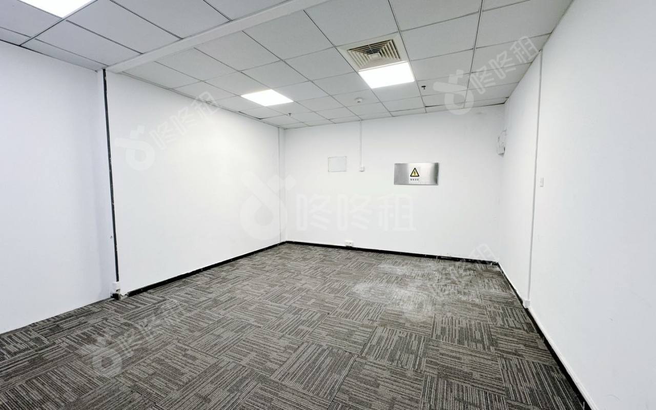 赋安科技大厦_385平_精装_办公室隔间