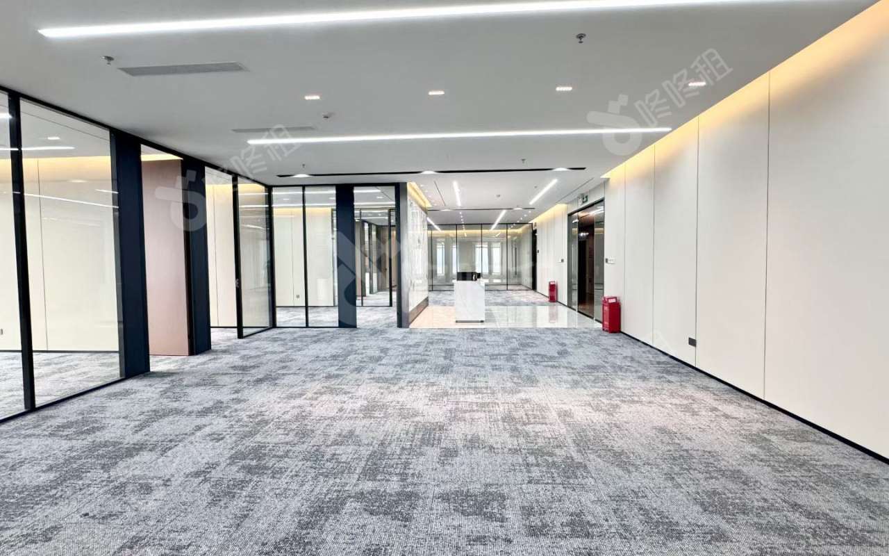 皇庭中心_658平_精装_办公室开间