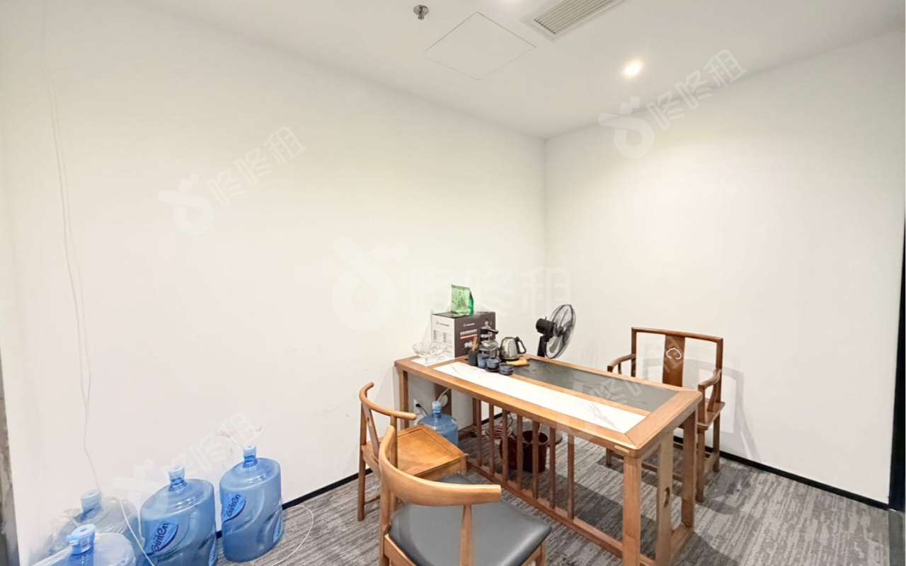 金骐智谷大厦_178平_豪装_办公室隔间
