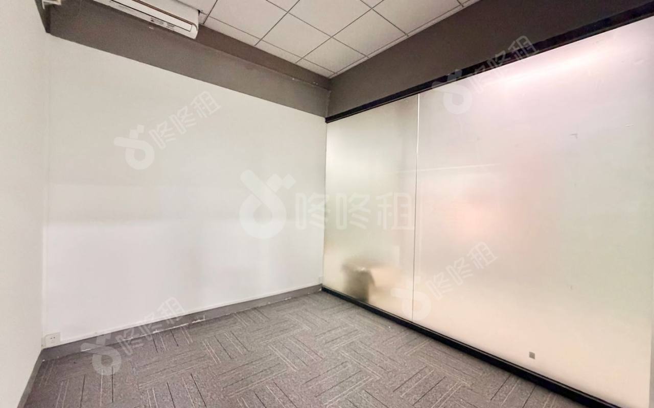 南山云谷二期_205平_精装_办公室隔间