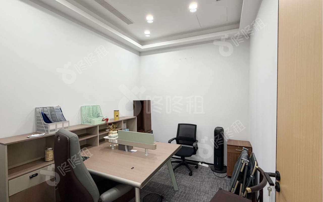 前海鸿荣源中心_268平_豪装_办公室隔间
