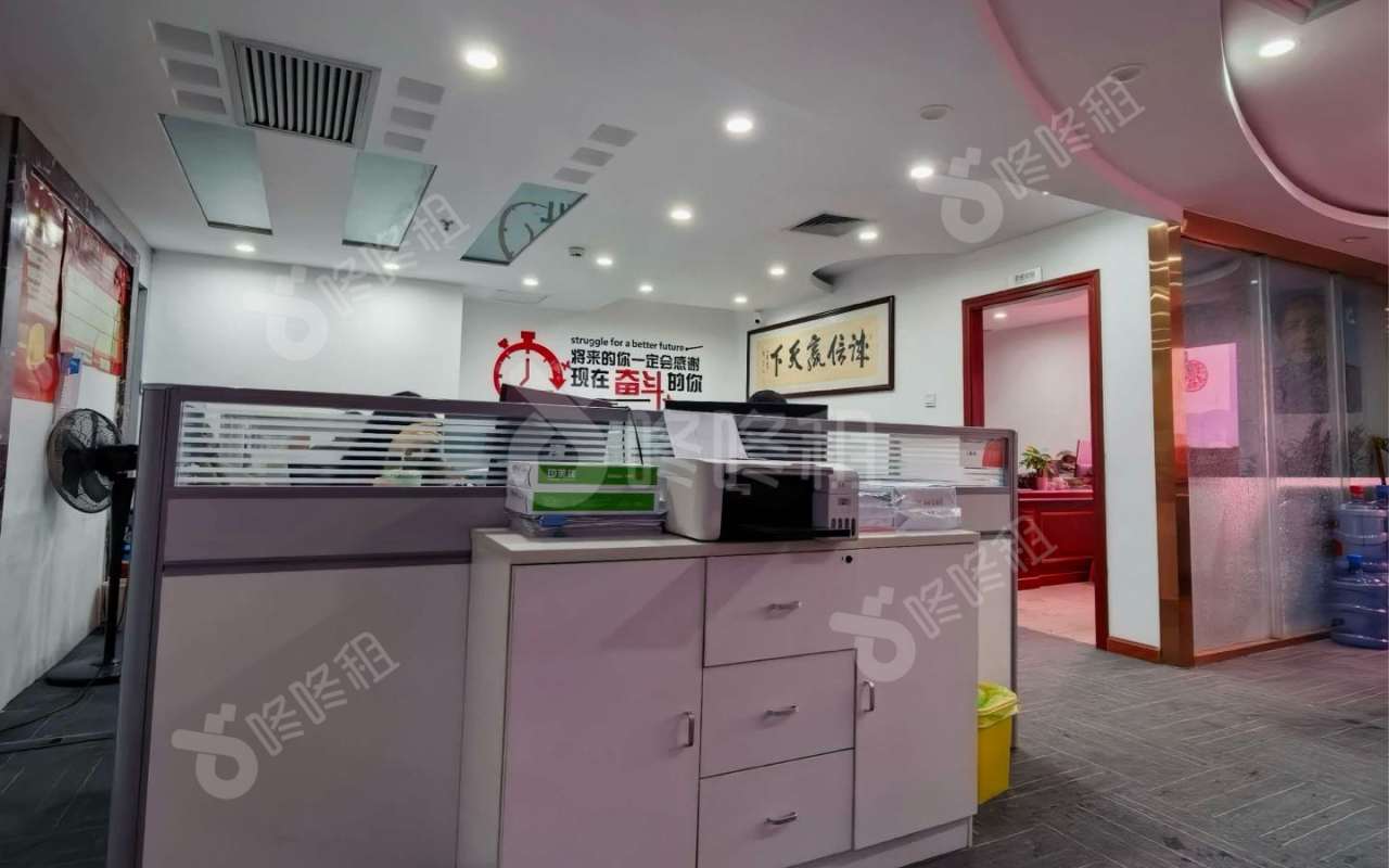 中银大厦_127平_精装_办公室开间