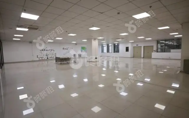 坂田集团商务中心_1079平米_精装_办公室房源出租