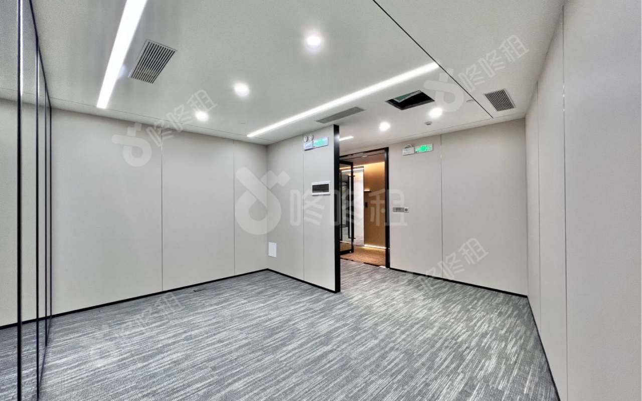 华润置地大厦_108平_精装_办公室开间