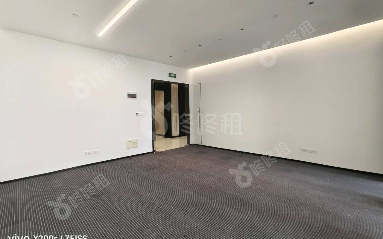 华联城市中心_187.65平_精装_办公室开间