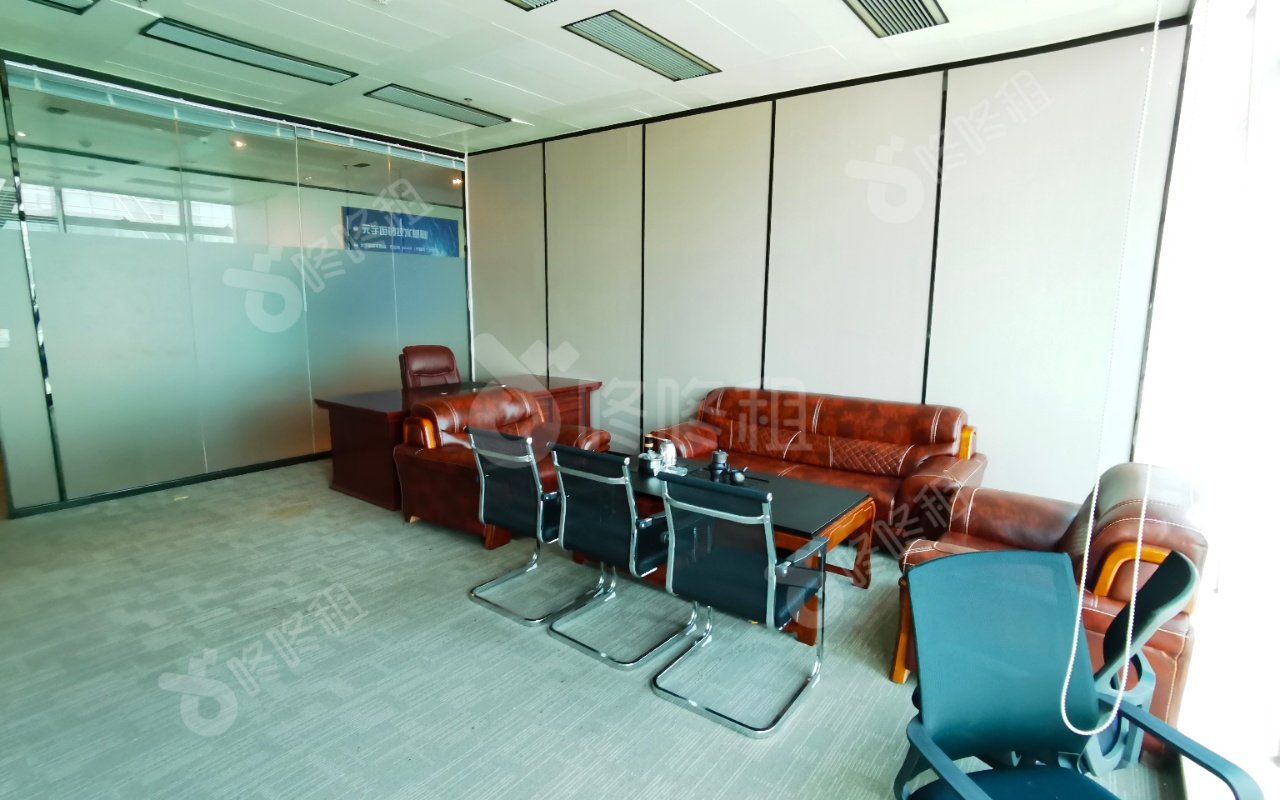 皇岗商务中心_1916.62平_豪装_办公室隔间