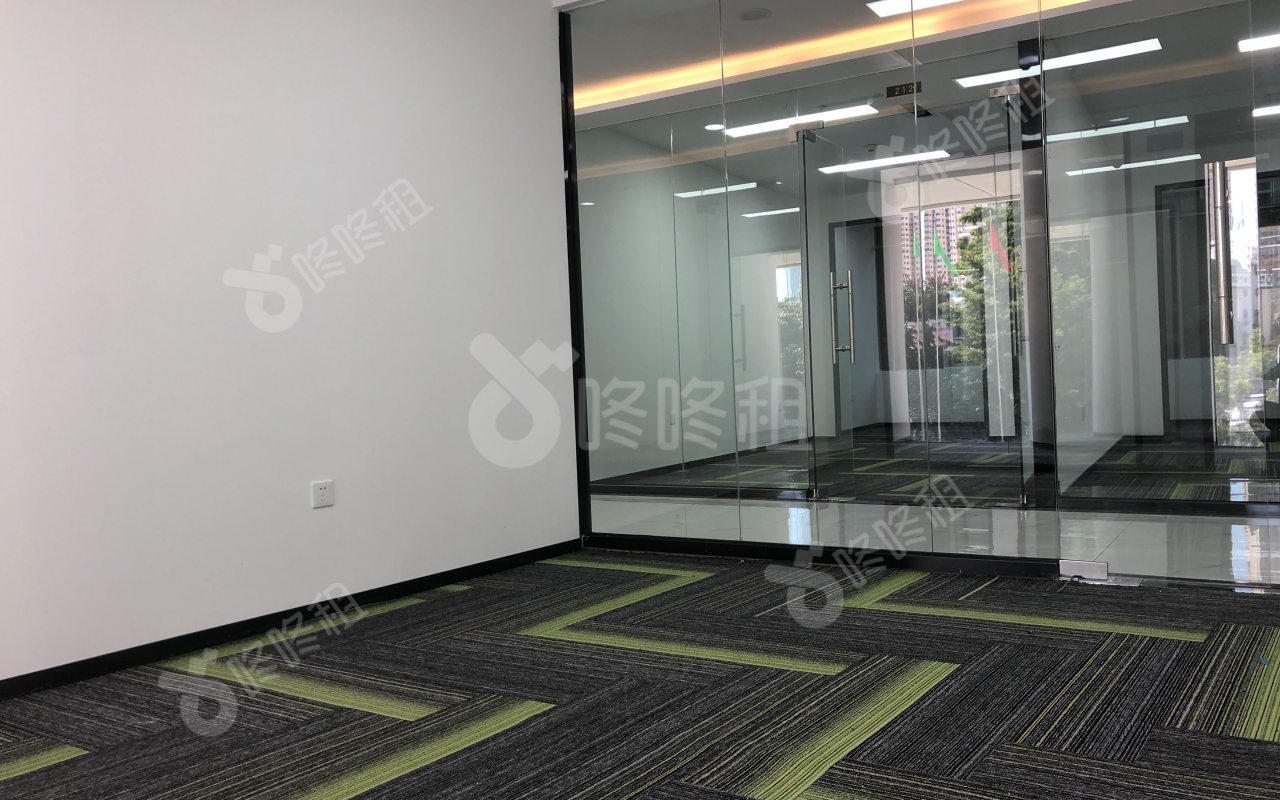科技园大厦_60平_精装_办公室开间