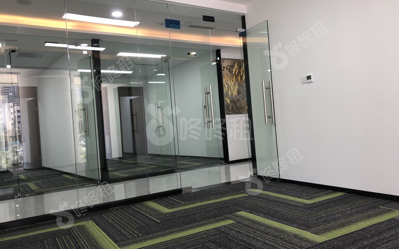 科技园大厦_60平_精装_办公室开间