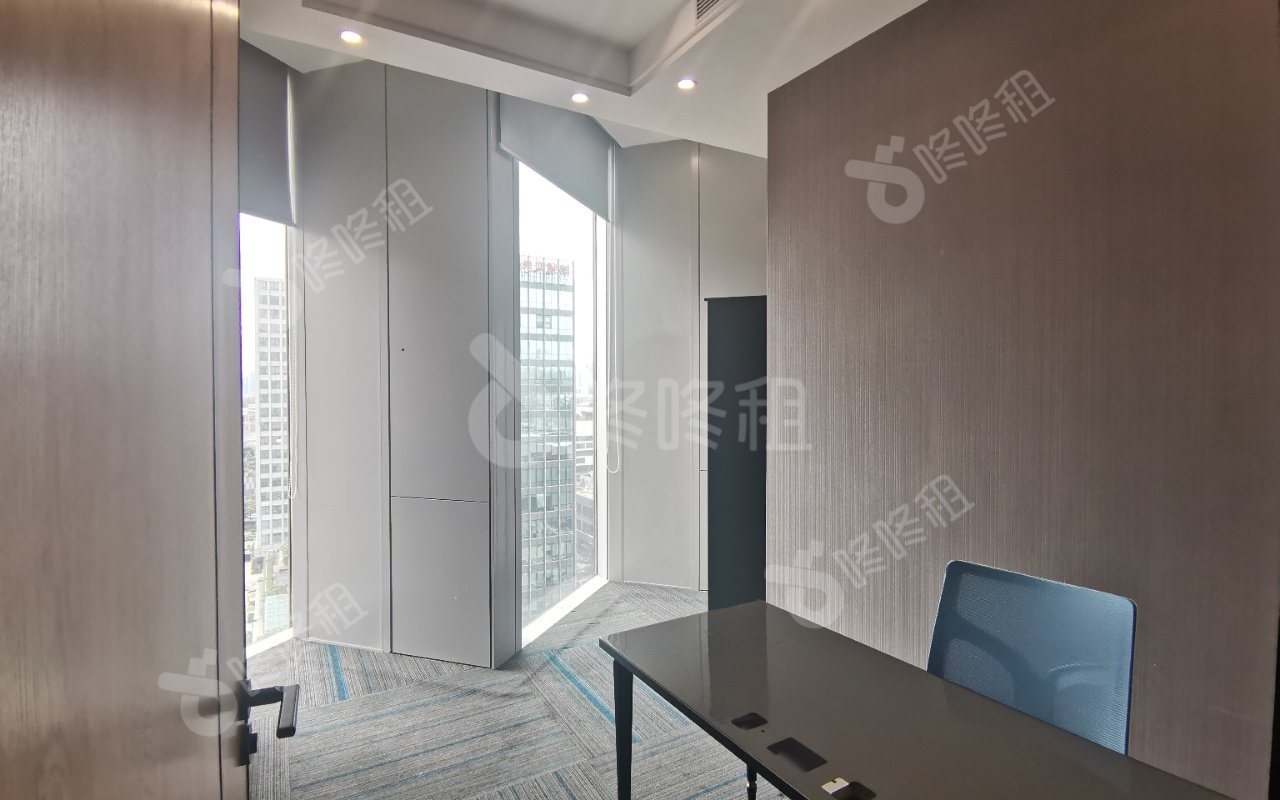 滨海云中心_1983平_精装_办公室隔间