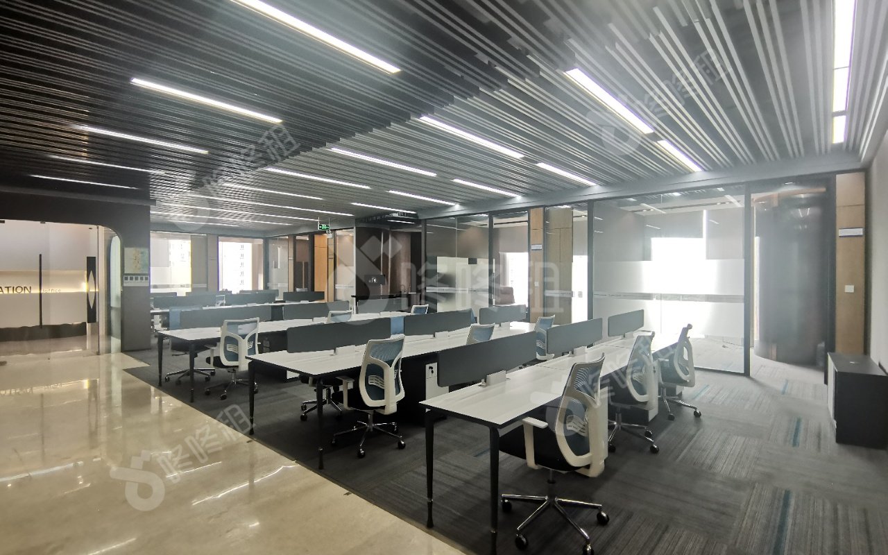 滨海云中心_1983平_精装_办公室开间