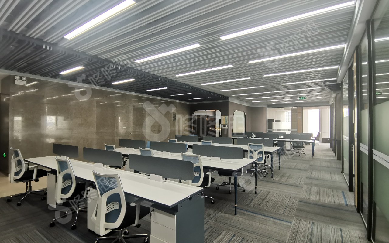 滨海云中心_1983平_精装_办公室开间