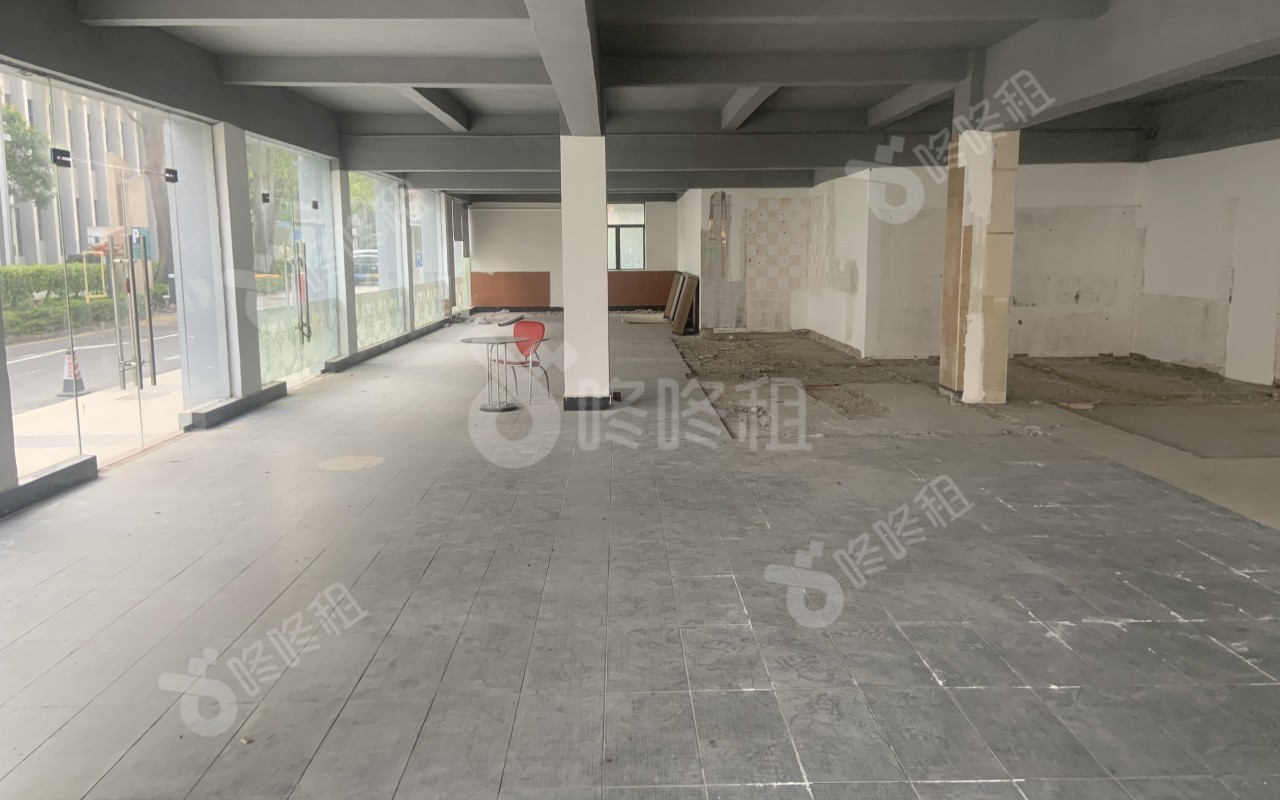 喜士登大厦_1070平_精装_办公室开间