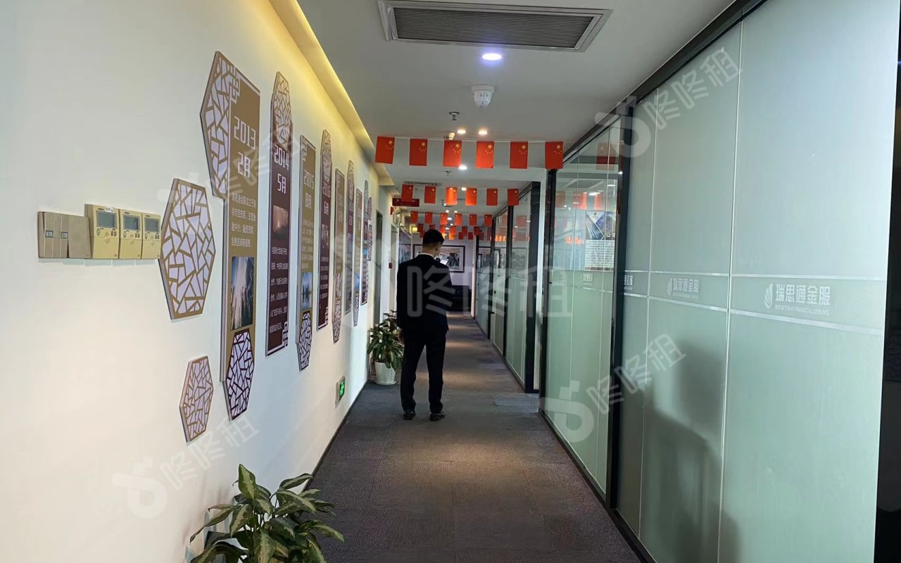 天利中央广场_1500平_精装_办公室开间