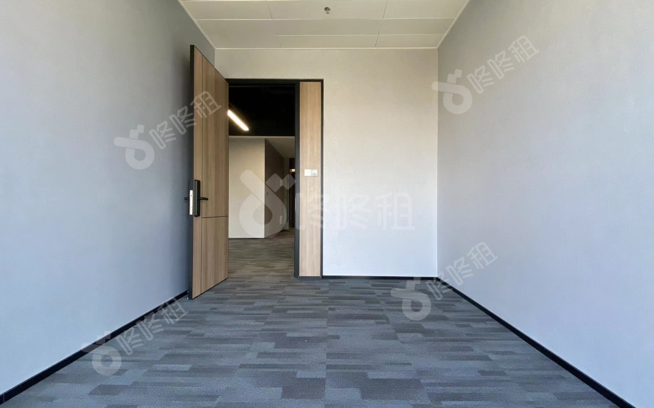 乐荟中心_152平_豪装_办公室隔间