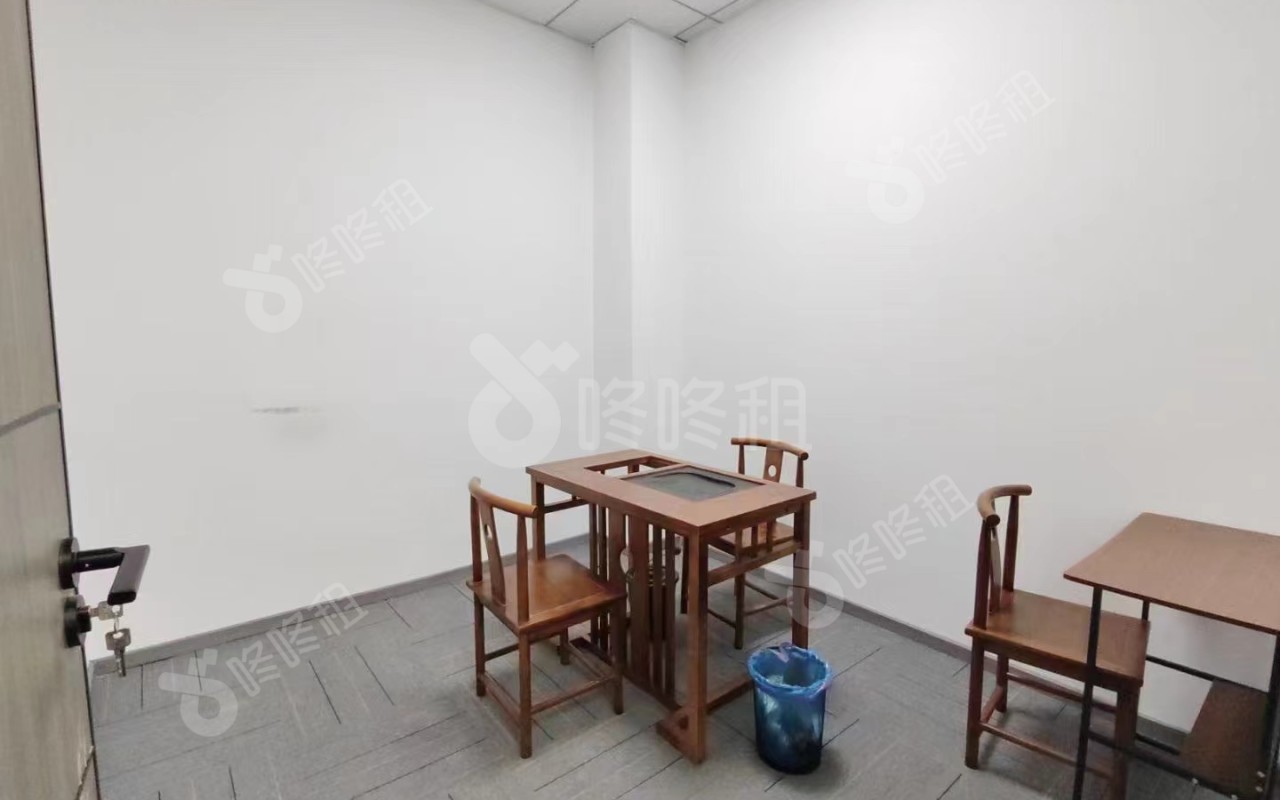 八卦岭工业区_138平_精装_前台