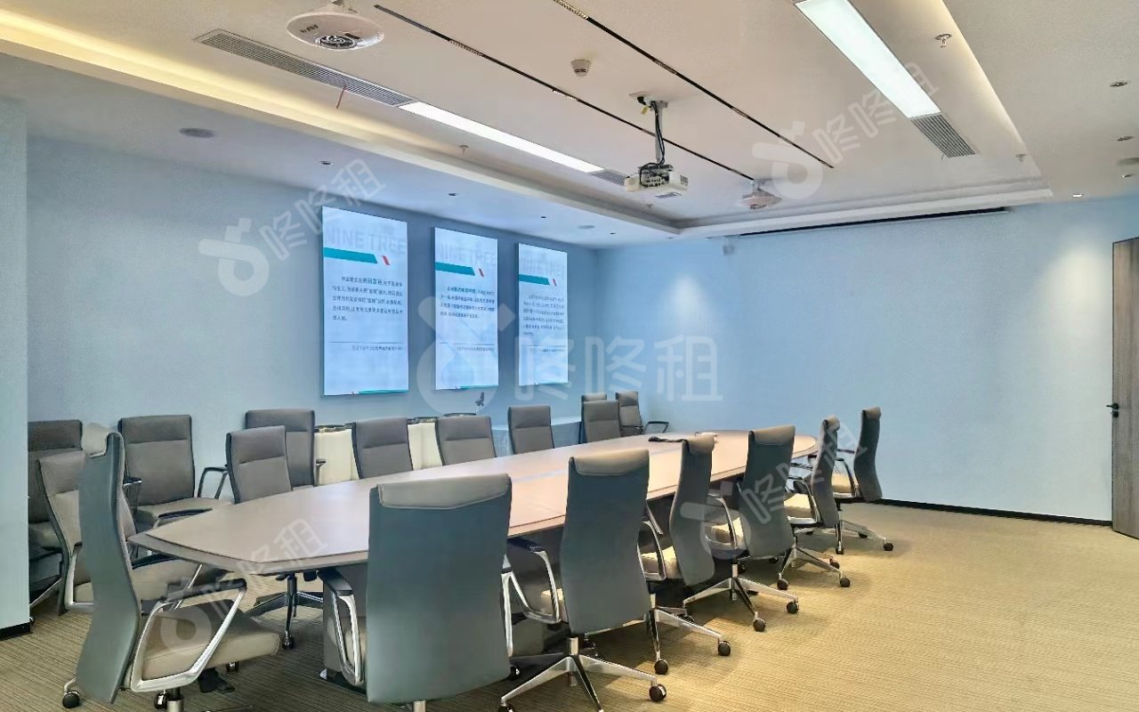 豪方天际广场_719平_精装_办公室隔间