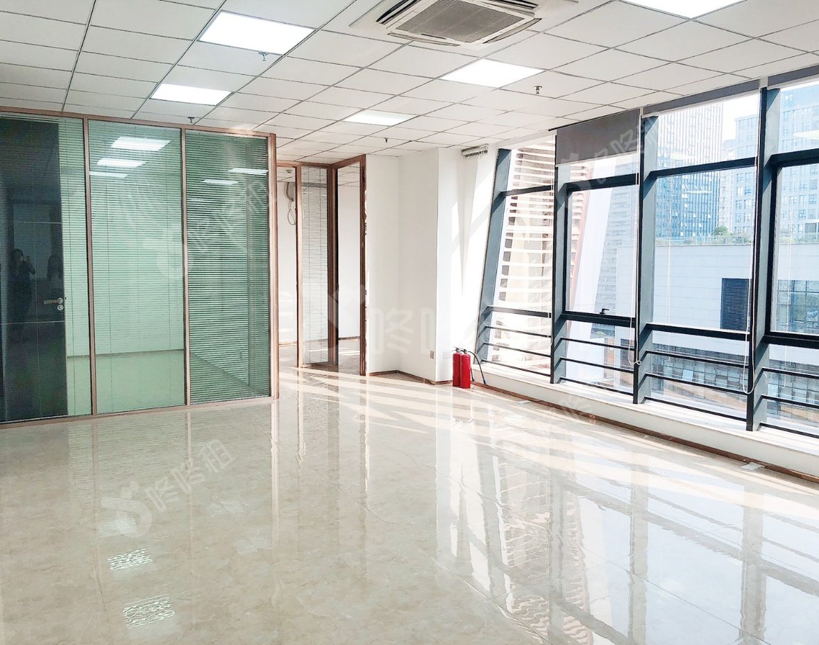 雪松大厦_378平_精装_办公室开间