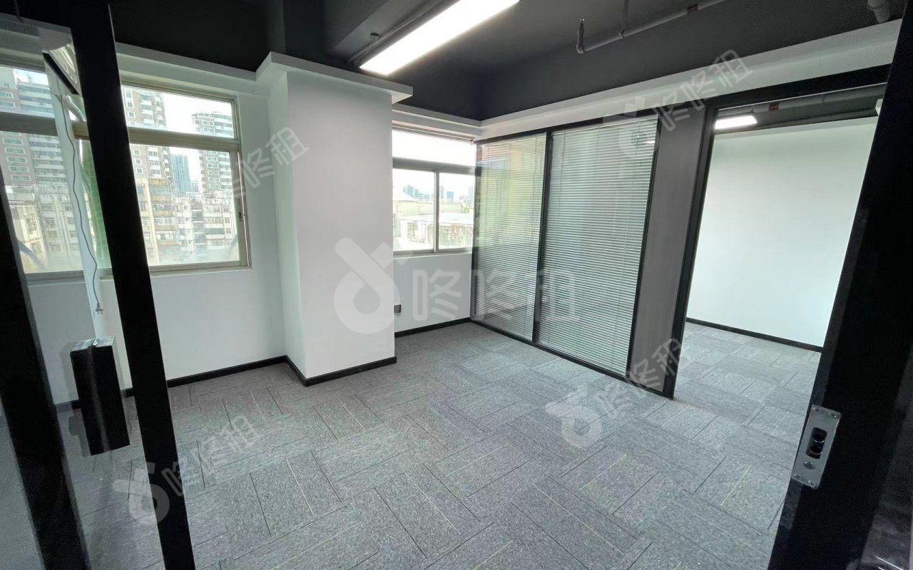 新绿岛大厦_50平_精装_办公室开间