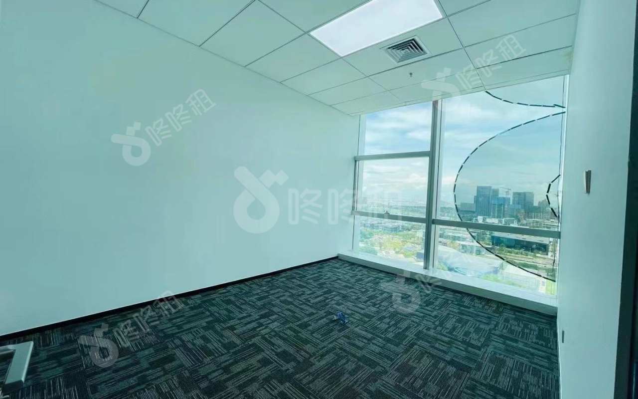 立桥金融中心_282平_精装_办公室隔间