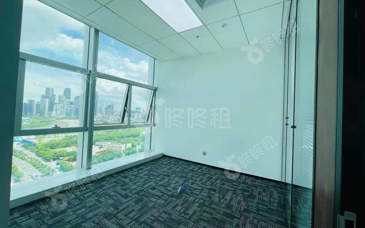 立桥金融中心_282平_精装_办公室隔间