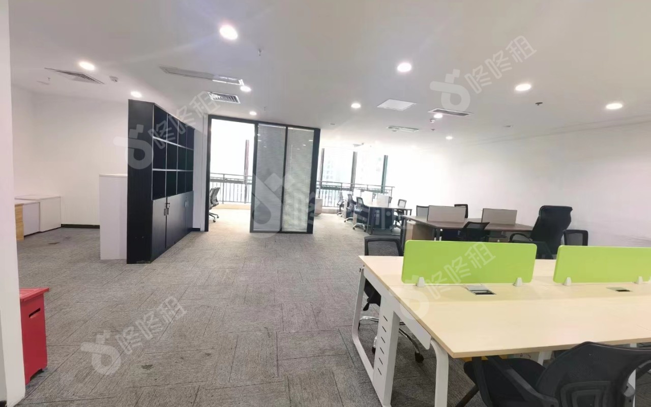 航盛科技大厦_148平_精装_办公室开间