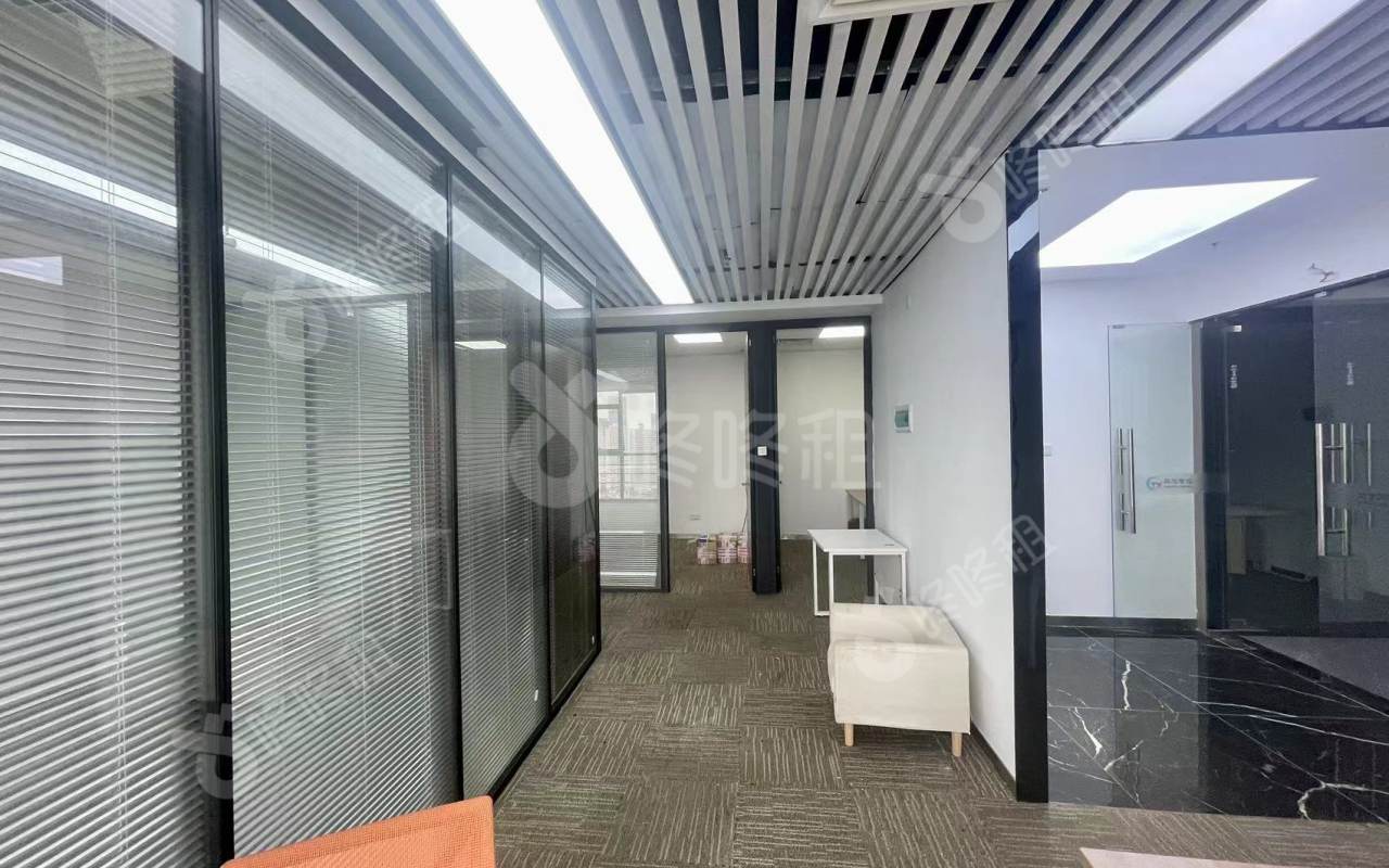 东方科技大厦_159平_精装_办公室开间