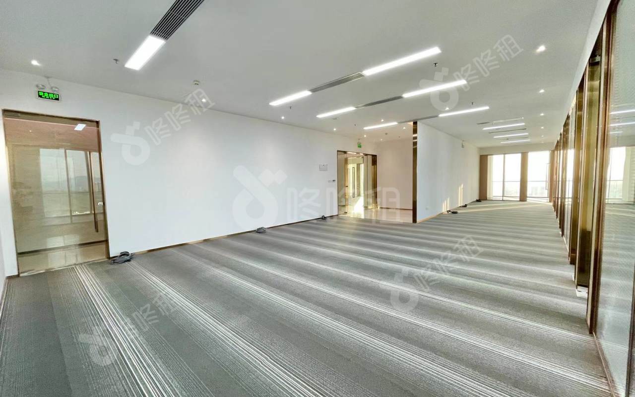 方大城_301平_精装_办公室开间