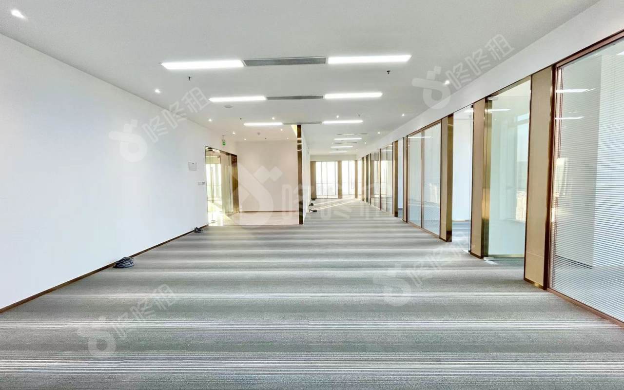 方大城_301平_精装_办公室开间