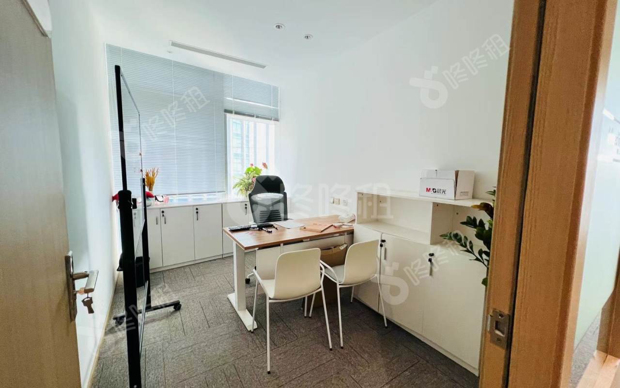 信利康大厦_511平_精装_办公室隔间