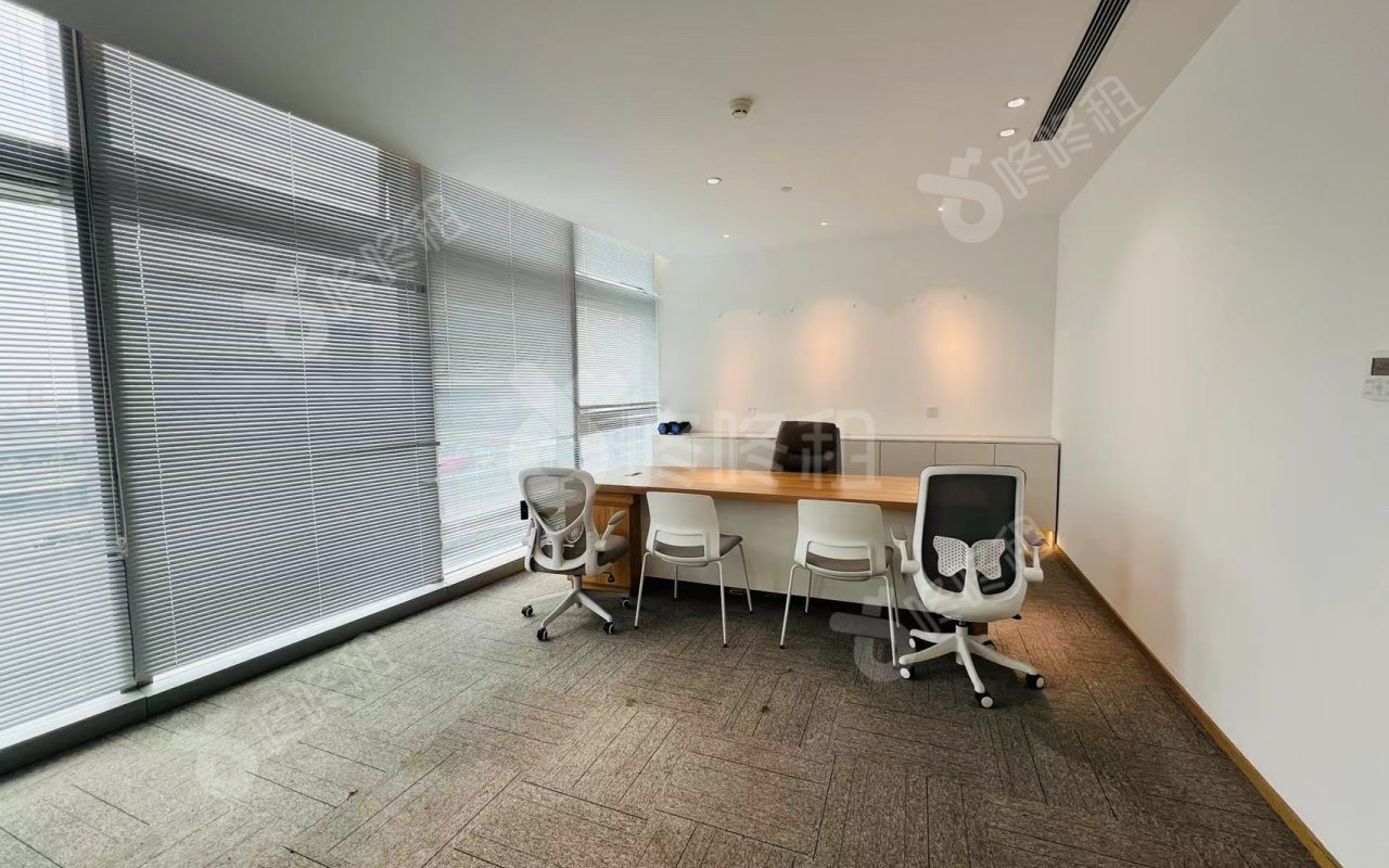 信利康大厦_511平_精装_办公室隔间