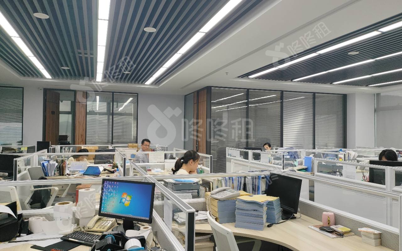 卓越城二期_445.03平_精装_办公室开间