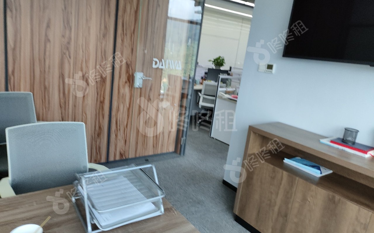 卓越城二期_315平_精装_办公室隔间