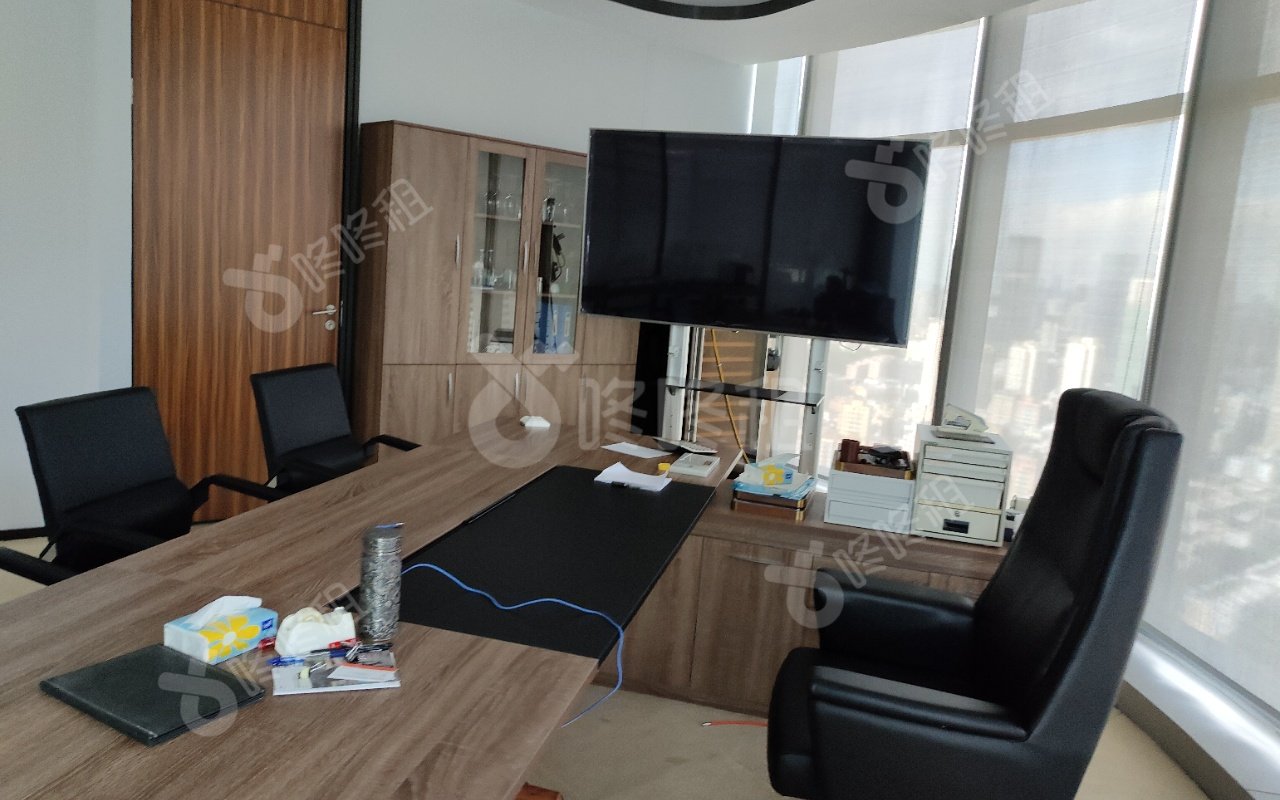 卓越城二期_315平_精装_办公室隔间