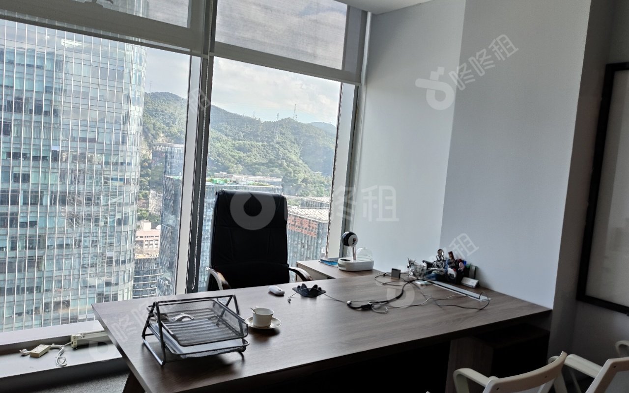 卓越城二期_315平_精装_办公室隔间