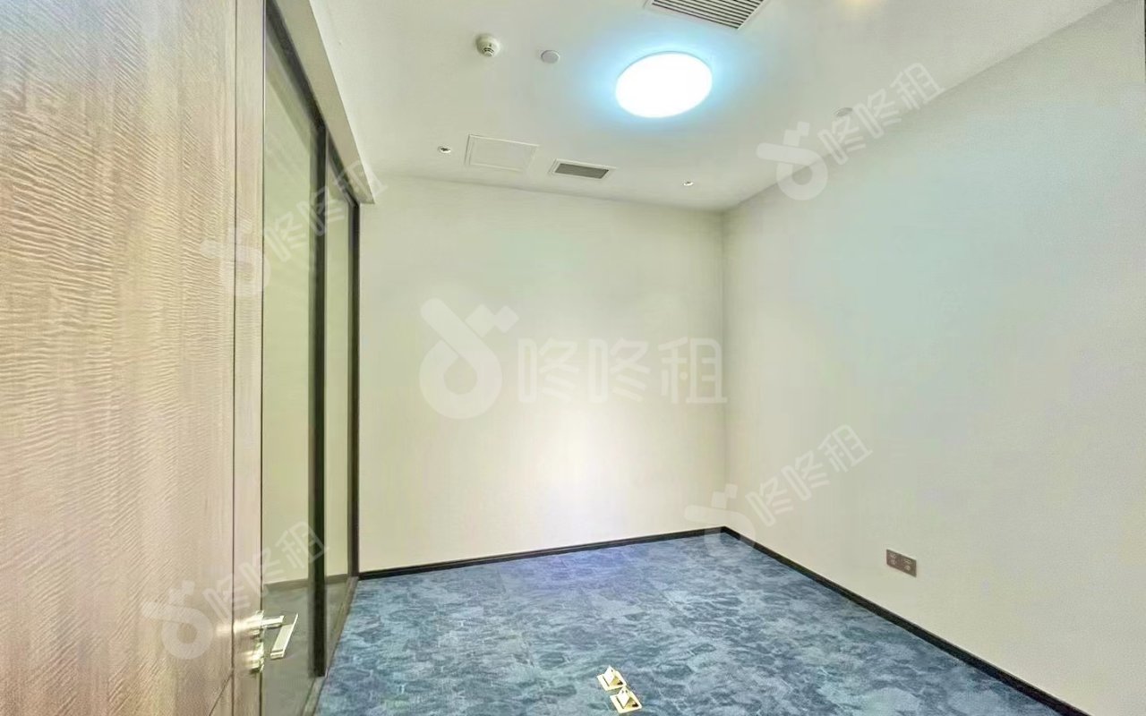 前海HOP国际_419平_精装_办公室隔间