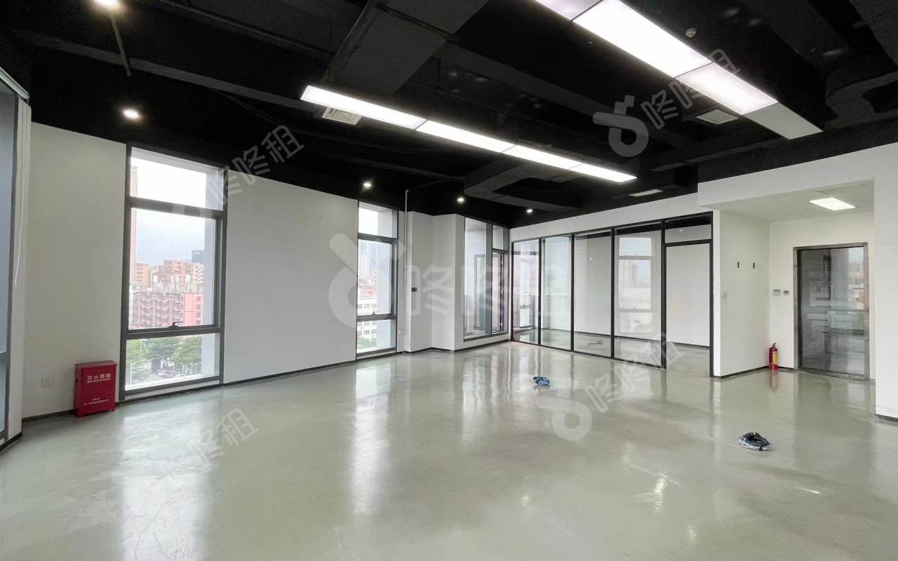 满京华SOHO艺峦_240平_精装_办公室开间