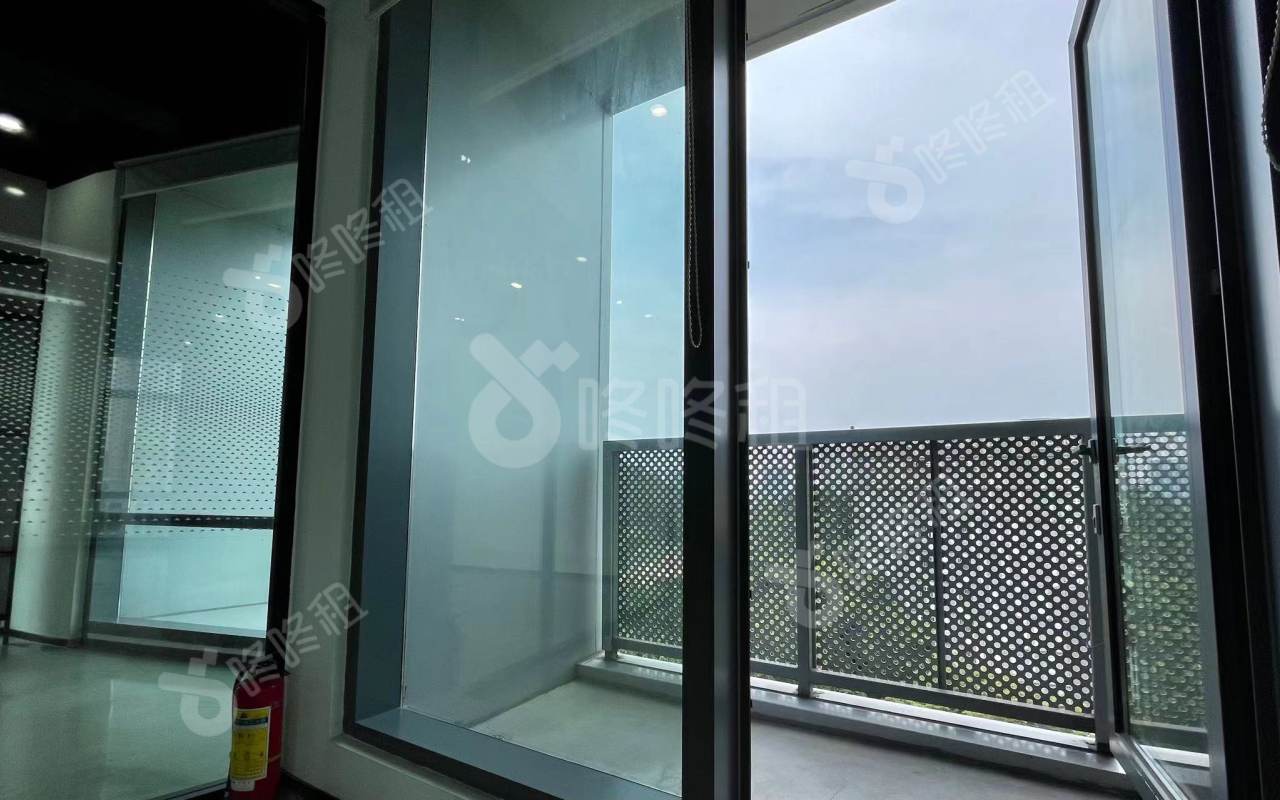 满京华SOHO艺峦_240平_精装_办公室隔间