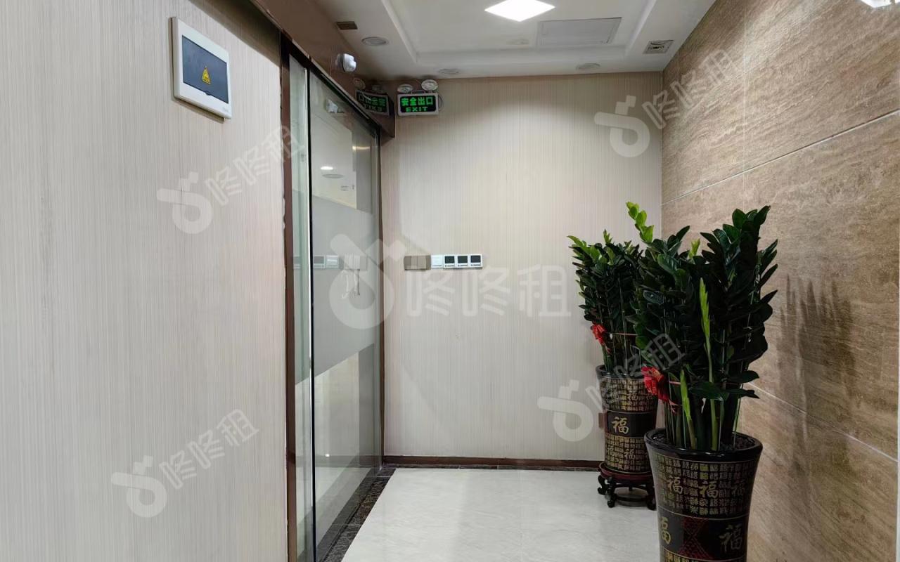 中心商务大厦_200平_精装_前台