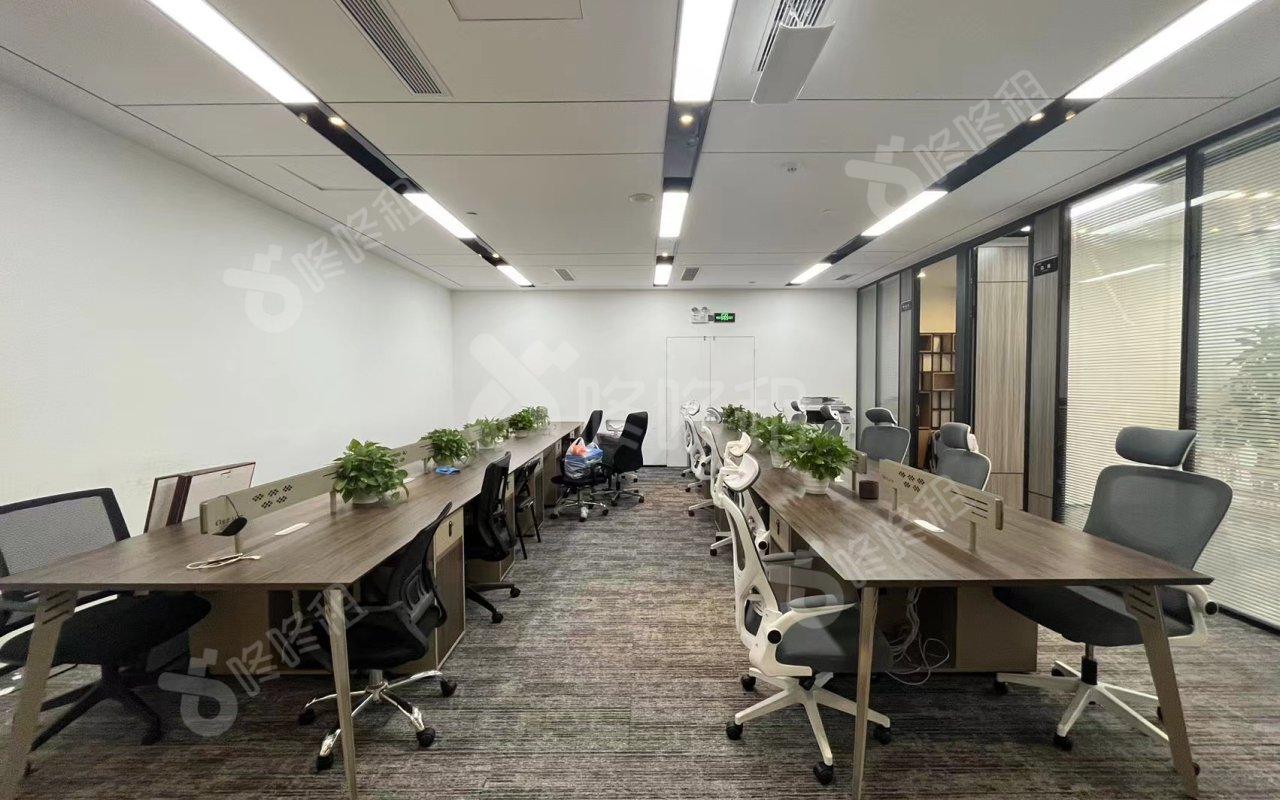 宏发前城中心(宏发QCC前城)_282平_精装_办公室开间