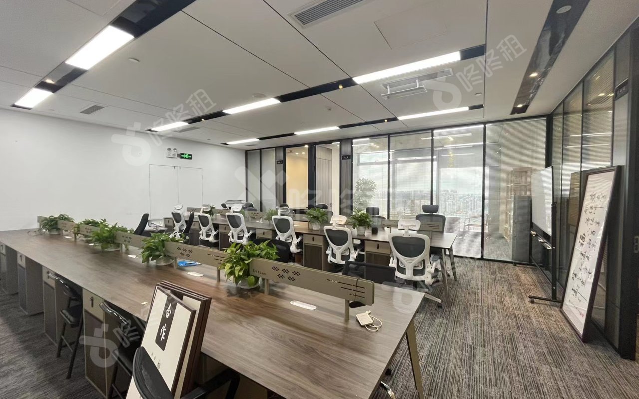 宏发前城中心(宏发QCC前城)_282平_精装_办公室开间