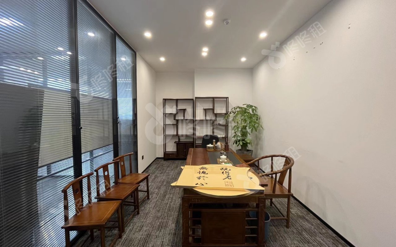 宏发前城中心(宏发QCC前城)_282平_精装_办公室隔间