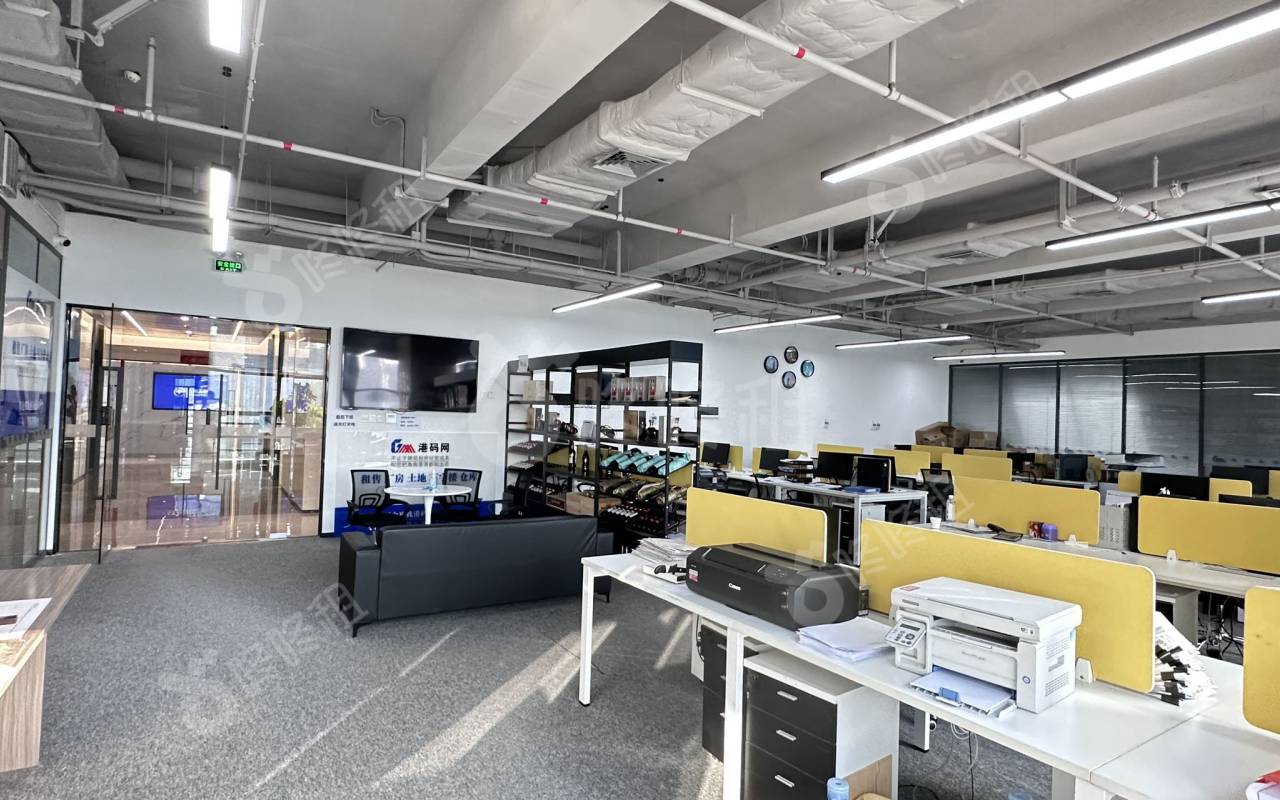 南山智谷产业园_300平_精装_办公室开间