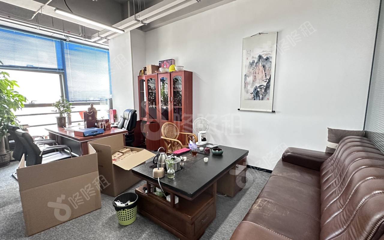 南山智谷产业园_300平_精装_办公室隔间