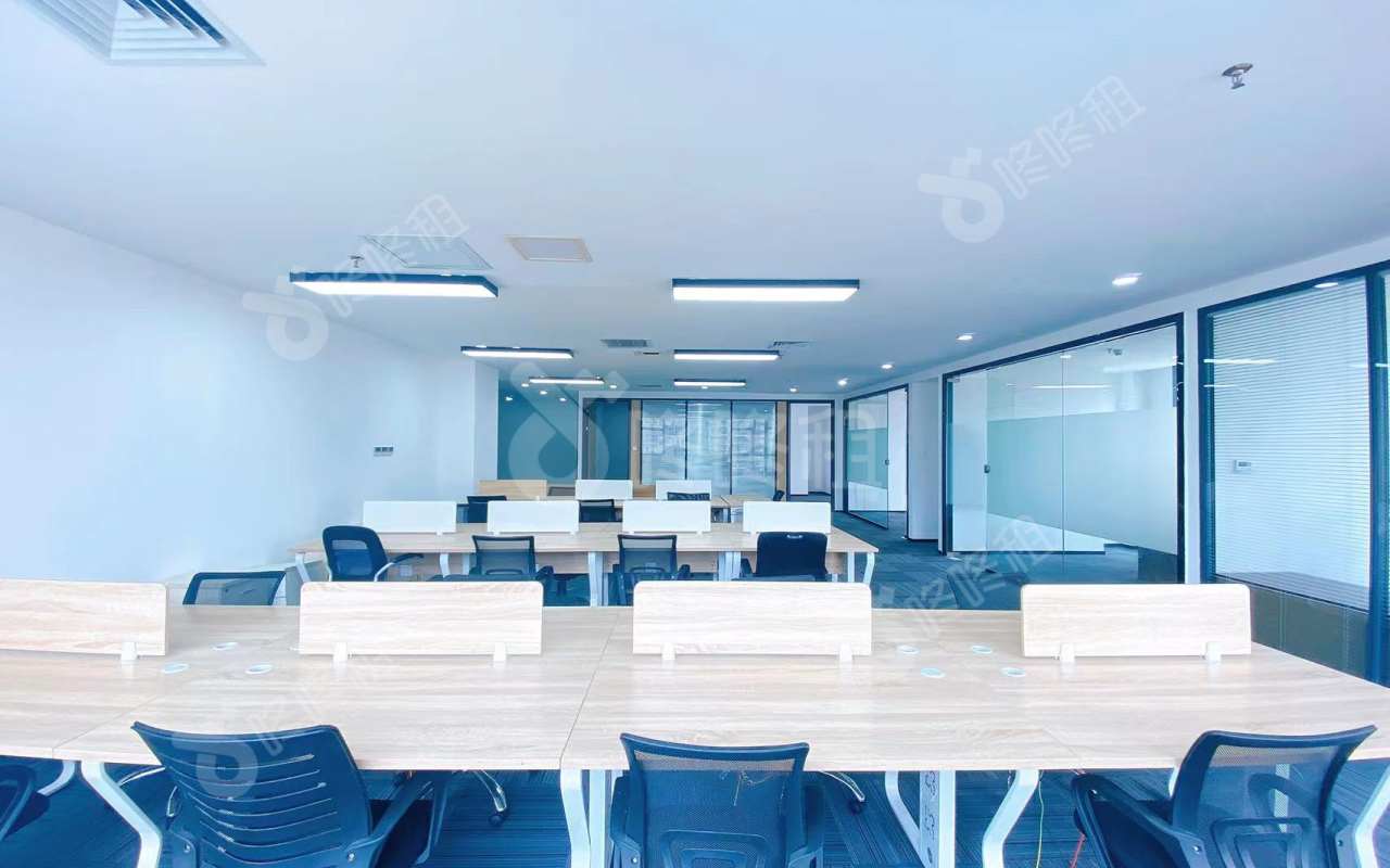 光浩国际中心_299平_精装_办公室开间