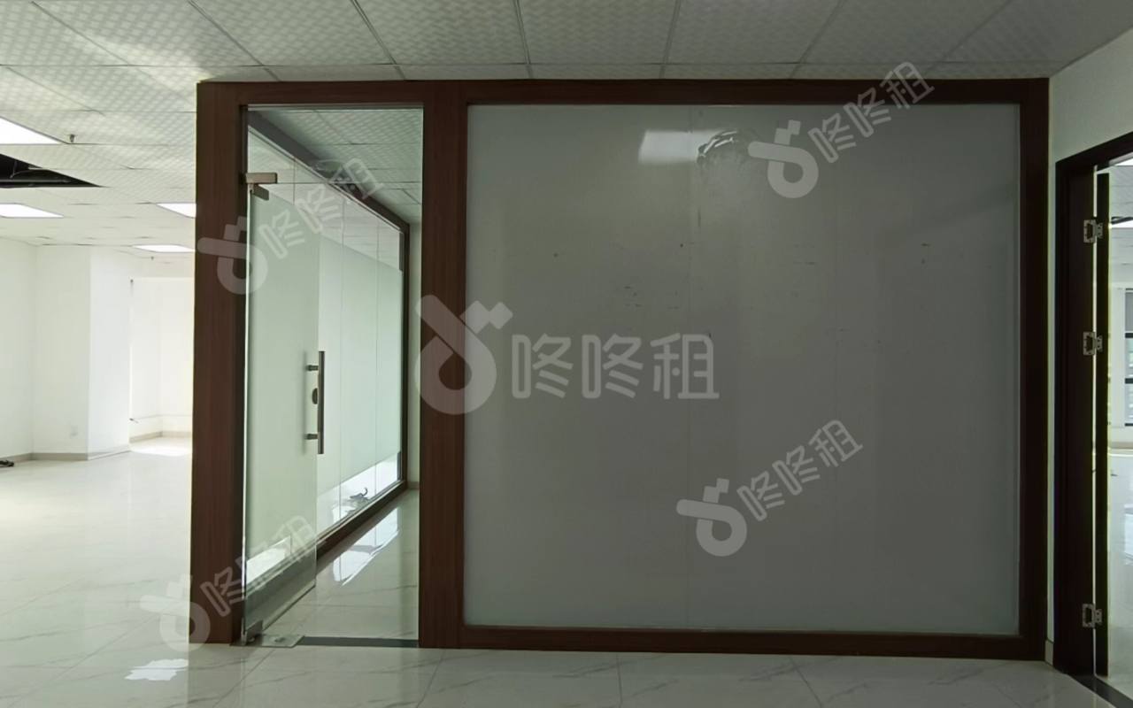 丽湾大厦_326平_精装_办公室开间