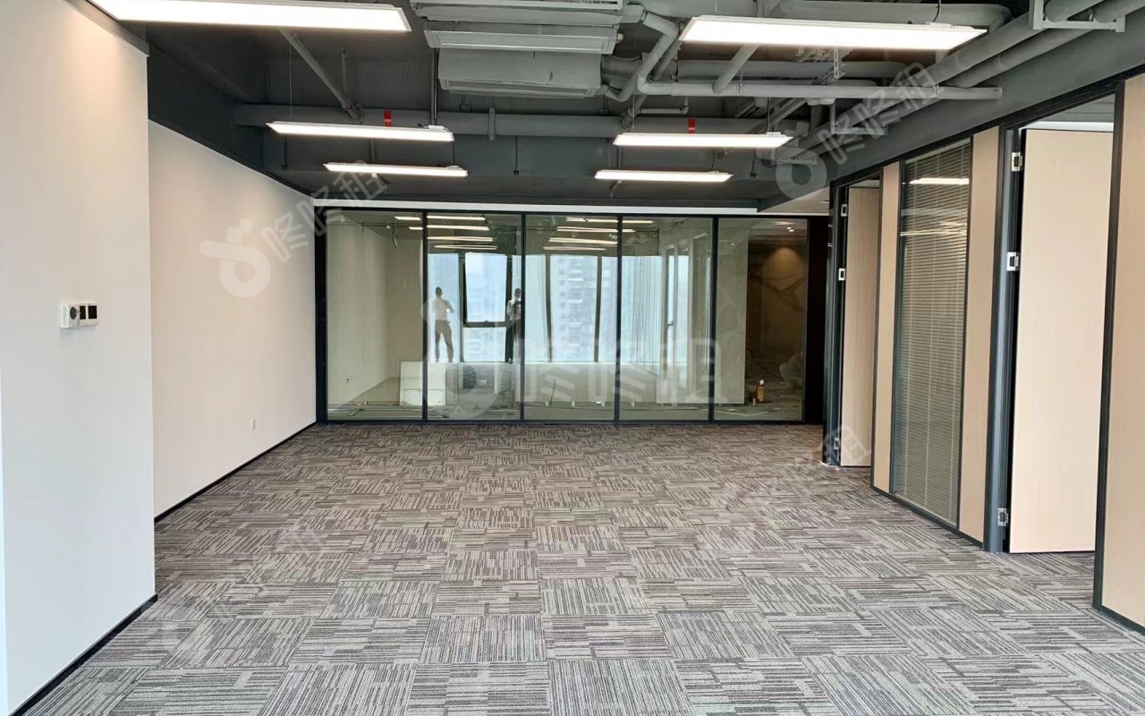 前海科兴科学园(正中华丽中心)_132平_精装_办公室开间