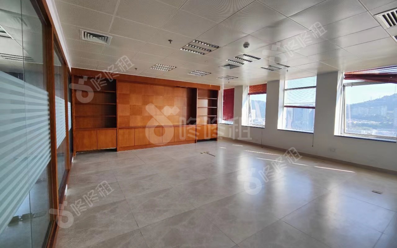 海运中心_671平_精装_办公室隔间