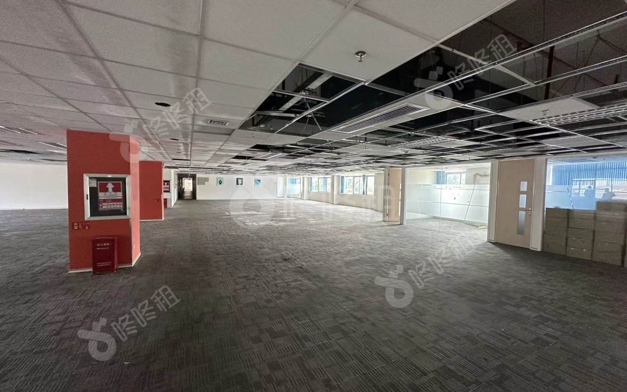 赛霸电子大厦_2298平_精装_办公室开间